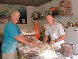 pie-making-vallouise.jpg